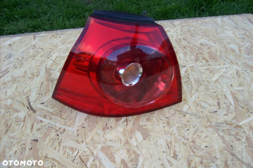 lampa tylna lewa vw golf 5/hb - 1