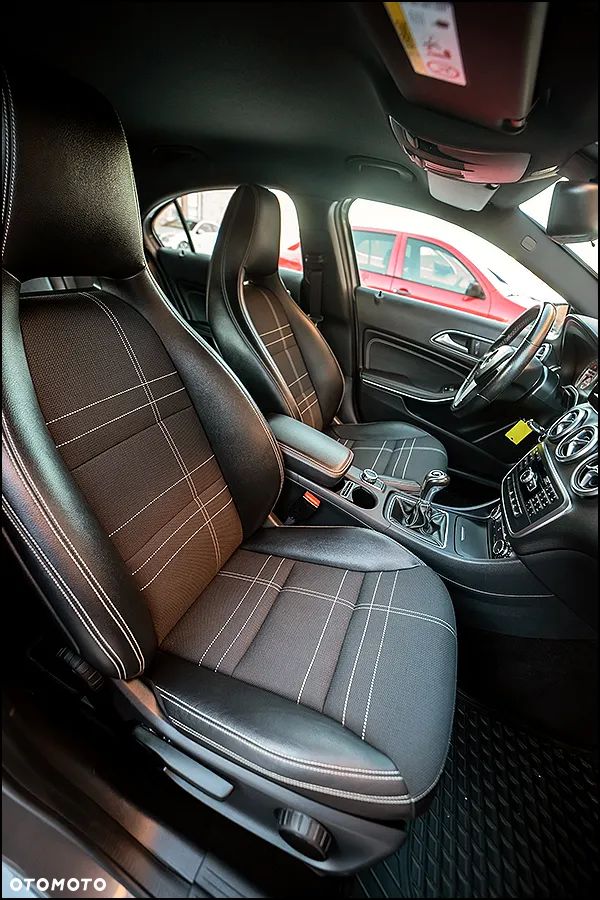 Mercedes-Benz Klasa A 180 (BlueEFFICIENCY) Urban - 36