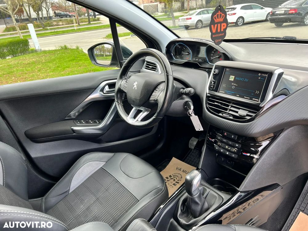 Peugeot 2008 1.2 PureTech Turbo S&S Allure - 24