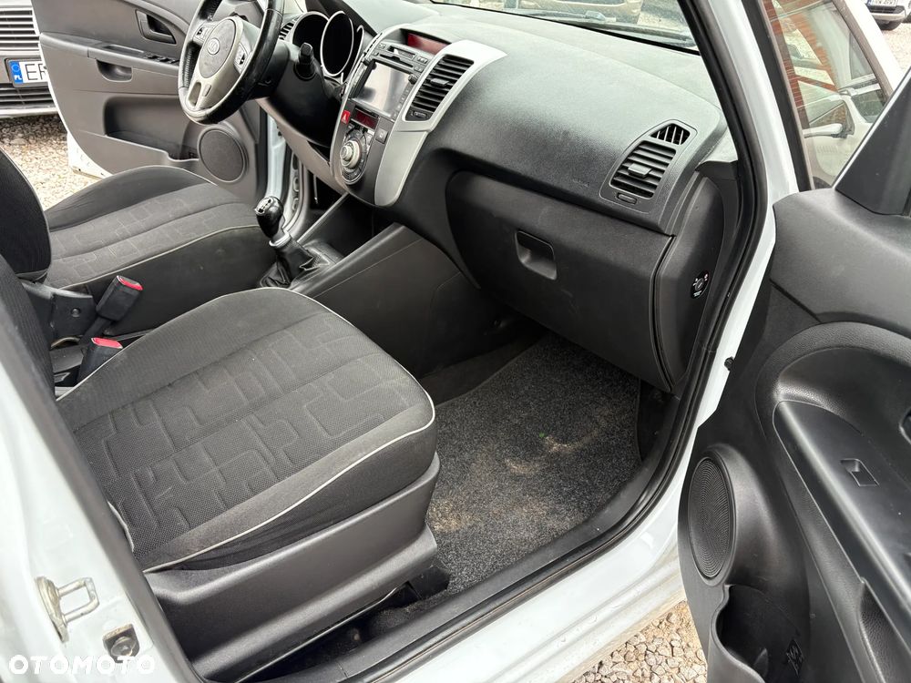 Kia Venga 1.6 CRDi M - 11