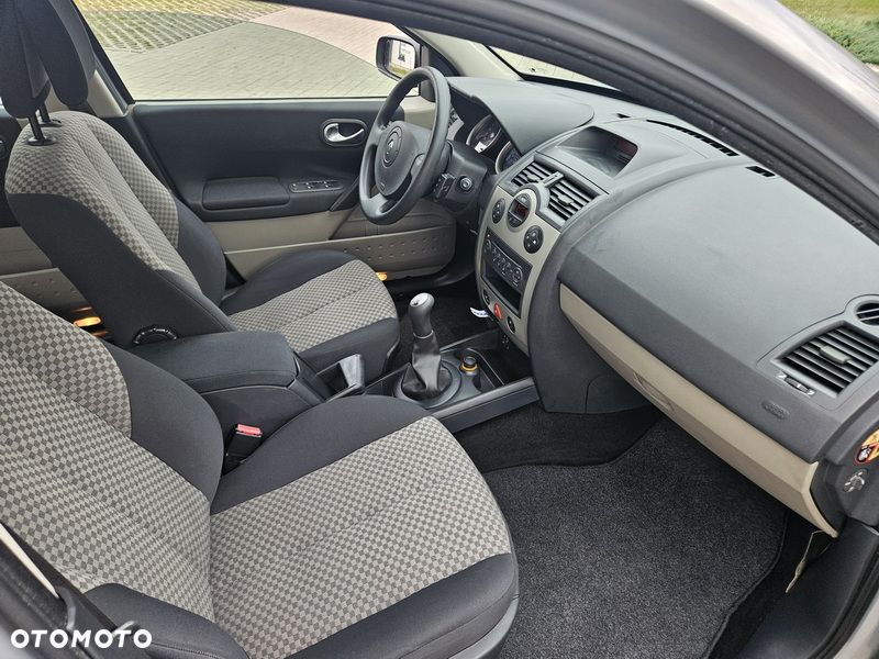 Renault Megane 1.6 16V Authentique - 5