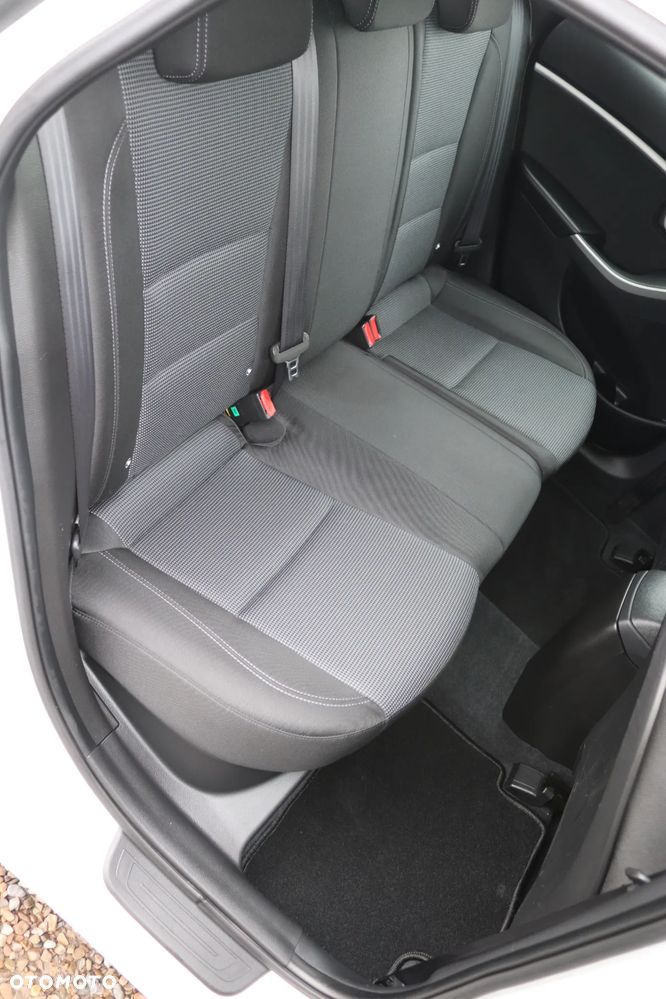 Hyundai i30 blue 1.4 Trend - 28