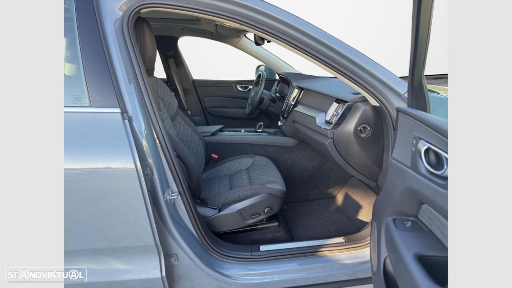 Volvo XC 60 2.0 T6 PHEV Core AWD - 12