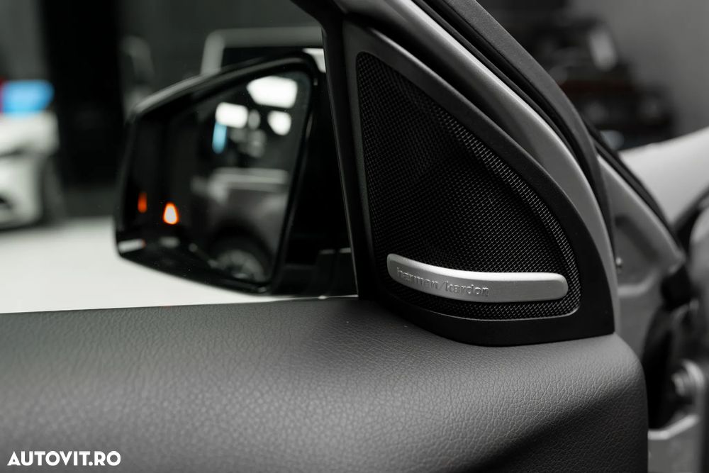 Mercedes-Benz A 45 AMG 4Matic AMG Speedshift 7G-DCT PETRONAS 2015 World Champion Edition - 14