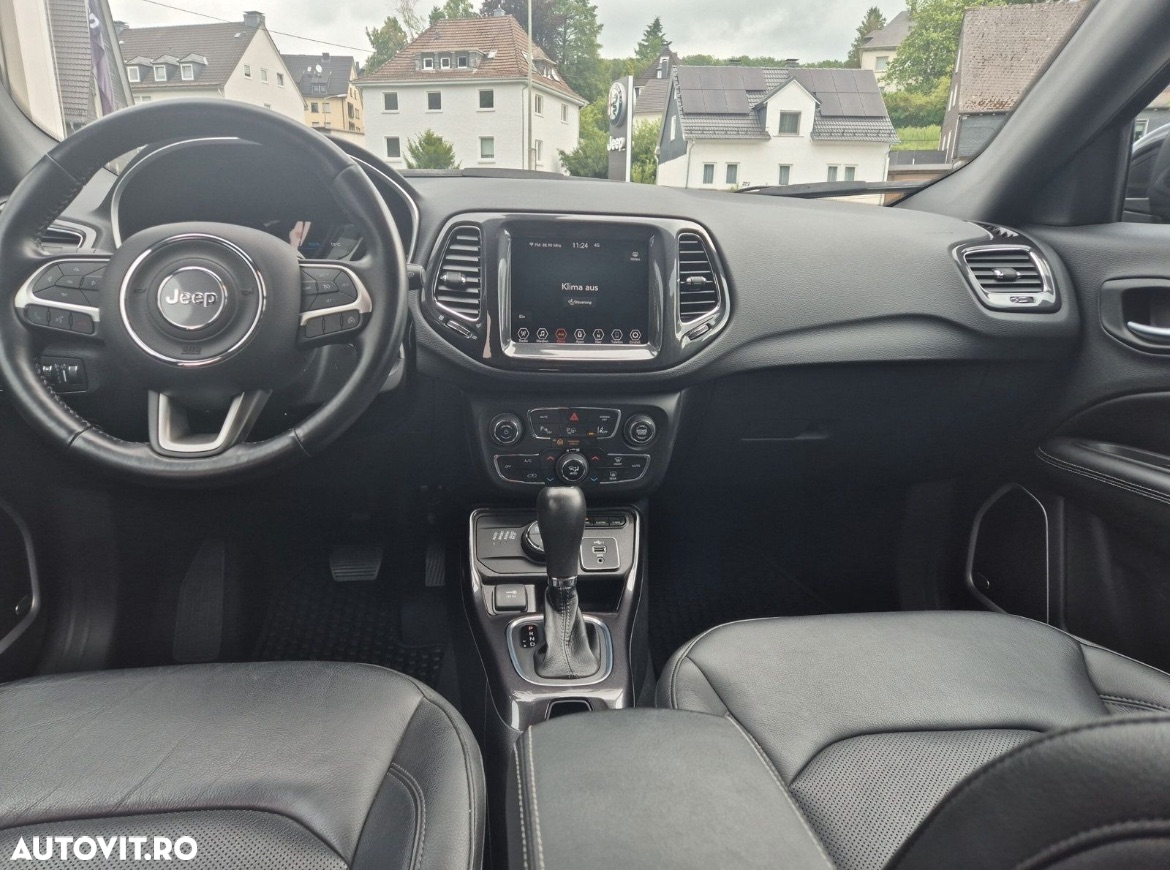 Jeep Compass - 10