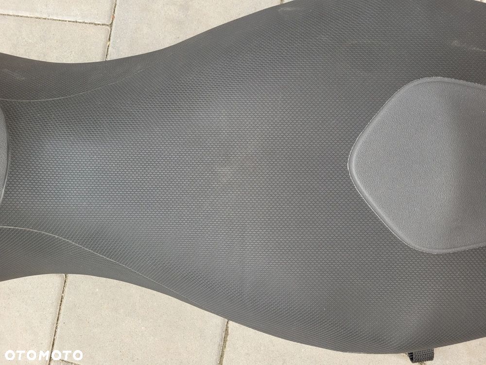 Kanapa, fotel, siedzenie Suzuki Gladius 650 - 5