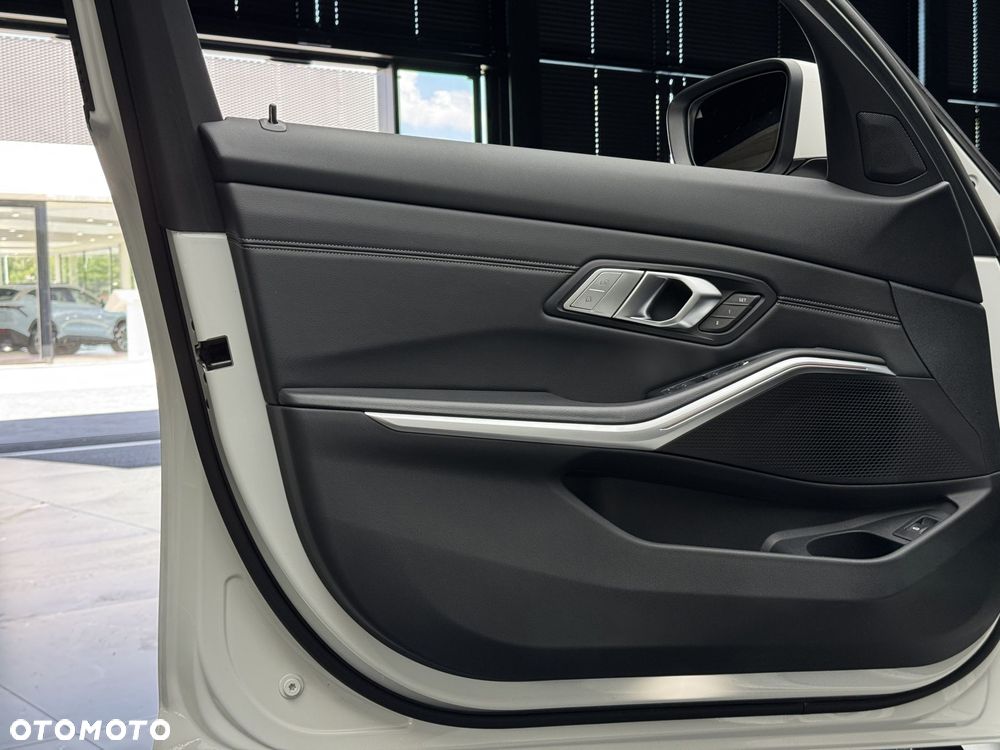 BMW Seria 3 320i Advantage - 14