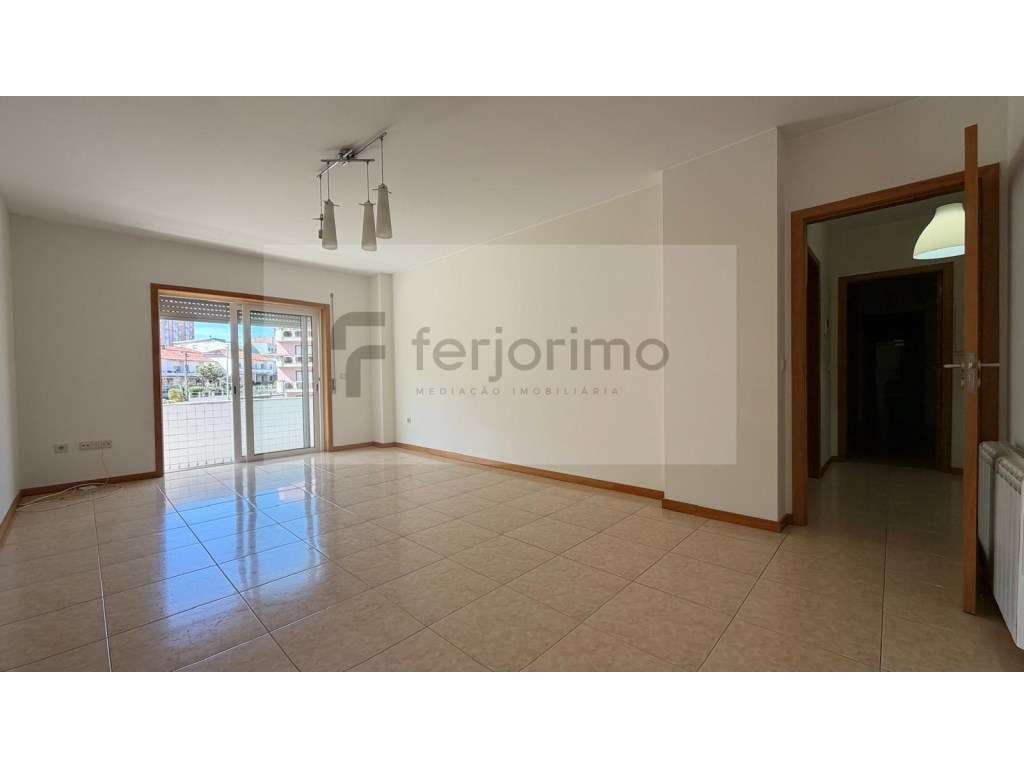 Apartamento T2 | para venda | Bem localizado | - Grande imagem: 3/10