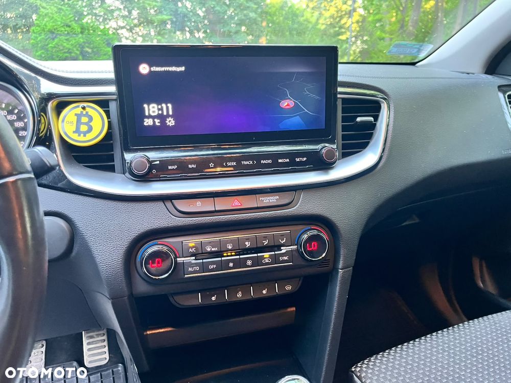 Kia Ceed - 8