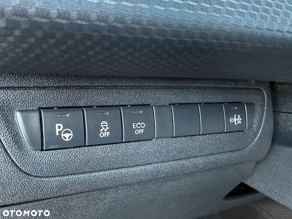 Peugeot 2008 PureTech 82 ETG5 STOP&START Allure - 19