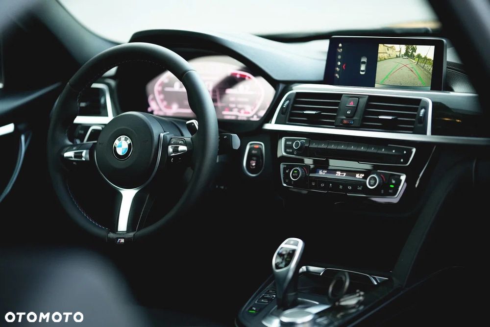 BMW Seria 3 330i xDrive Edition M Sport Shadow - 8