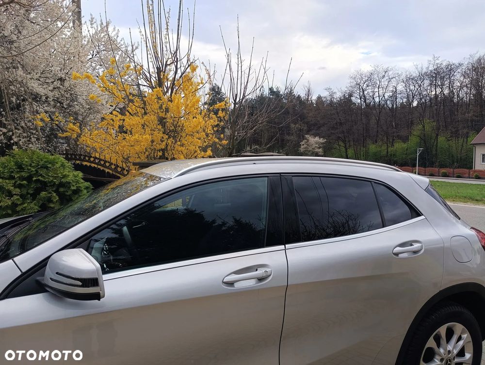 Mercedes-Benz GLA 180 Urban - 22