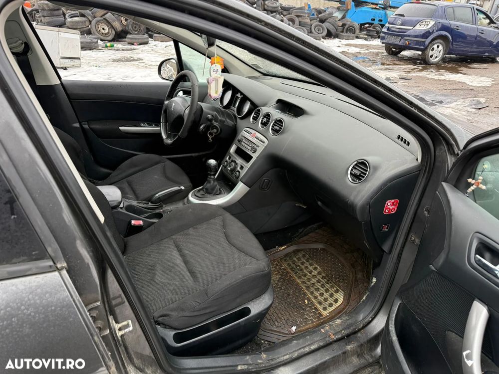 Dezmembrez Peugeot 307 negru 2007 1,6 HDI - 7