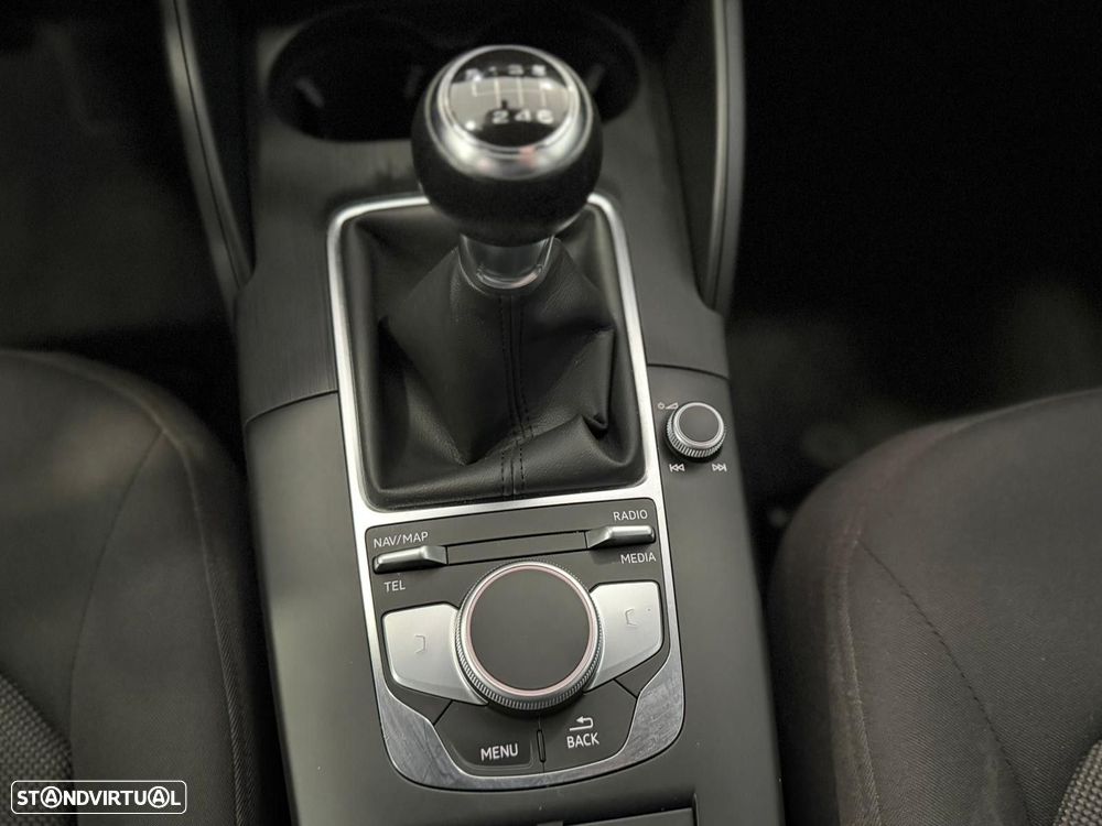 Audi A3 Limousine 30 TDI Design - 11