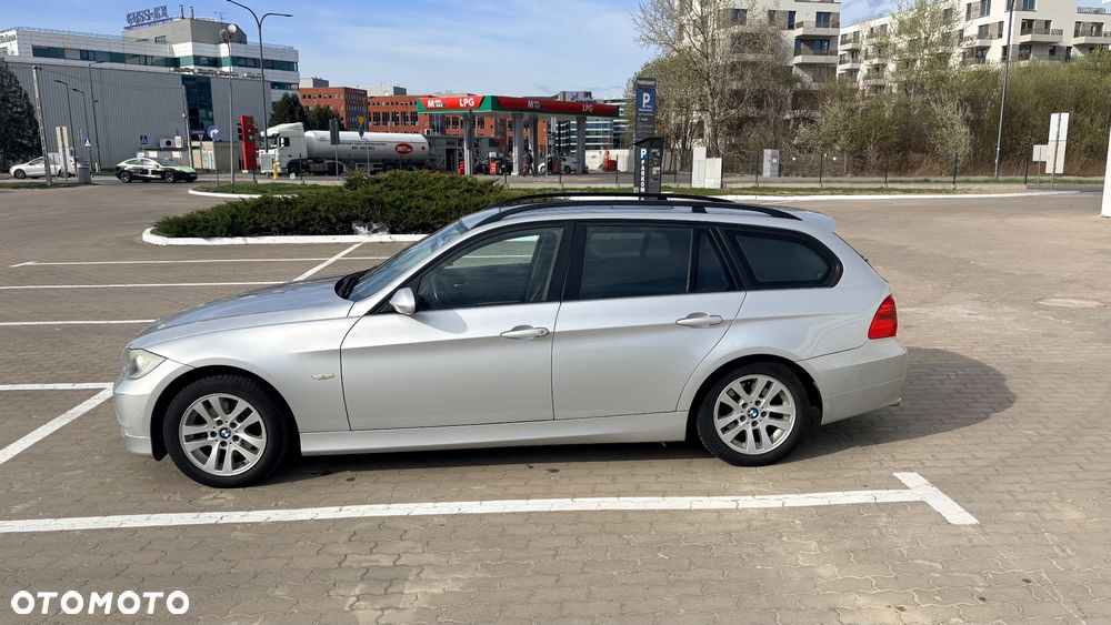 BMW Seria 3 318i - 6