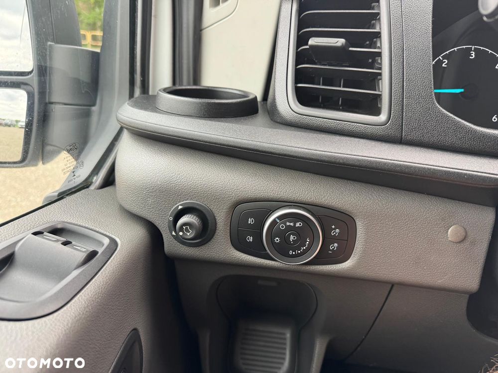 Ford Transit - 18