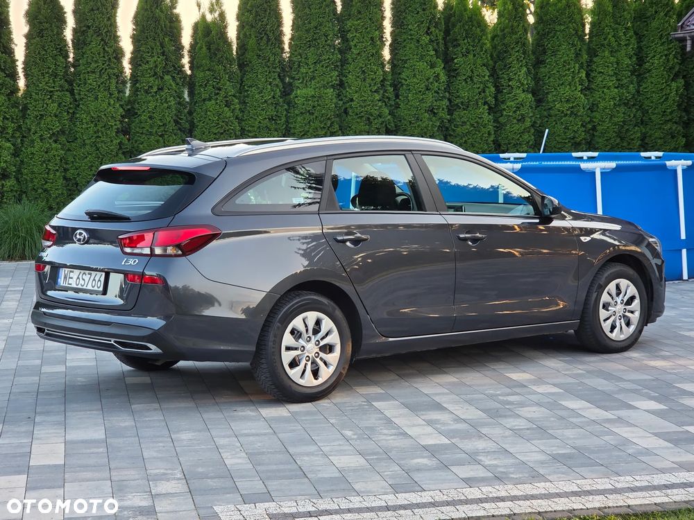 Hyundai i30 1.5 DPI Classic + - 28