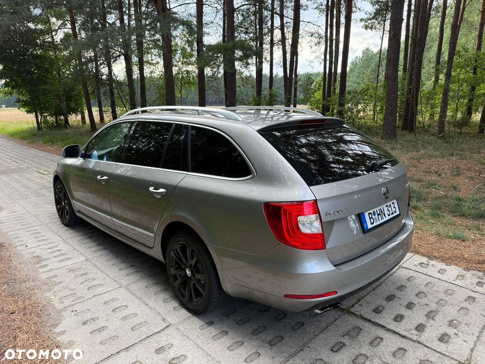 Skoda Superb 2.0 TSI Elegance DSG - 9