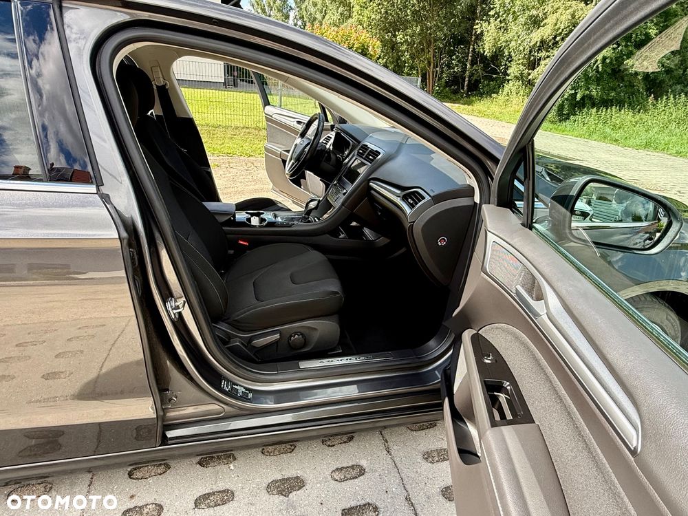 Ford Mondeo - 35