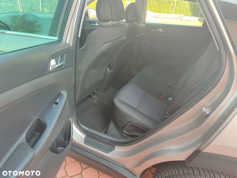 Hyundai Tucson blue 1.7 CRDi 2WD Style - 21