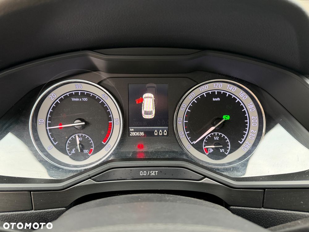 Skoda Superb 1.6 TDI DSG Ambition - 14