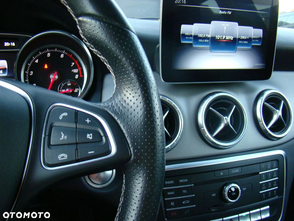Mercedes-Benz CLA - 25