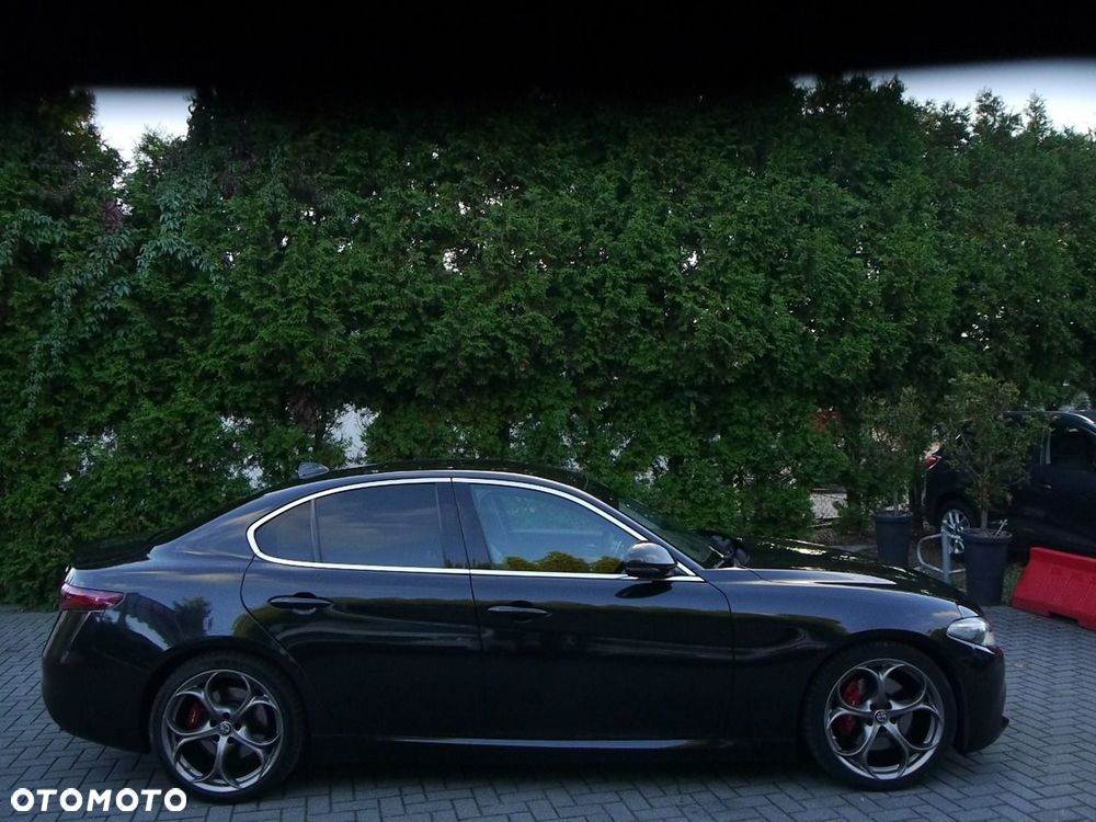 Alfa Romeo Giulia - 11