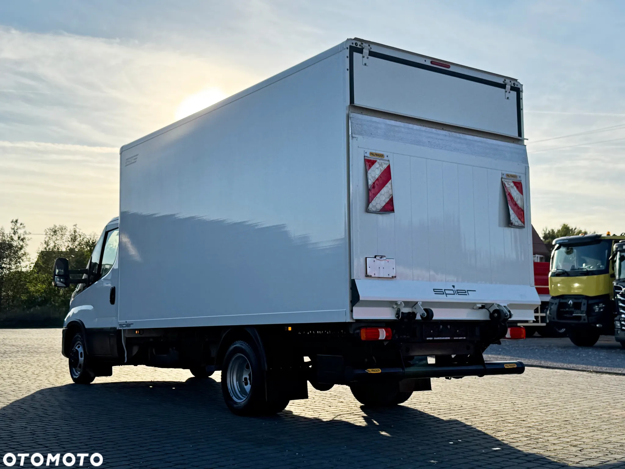 Iveco DAILY 35C16 - 10