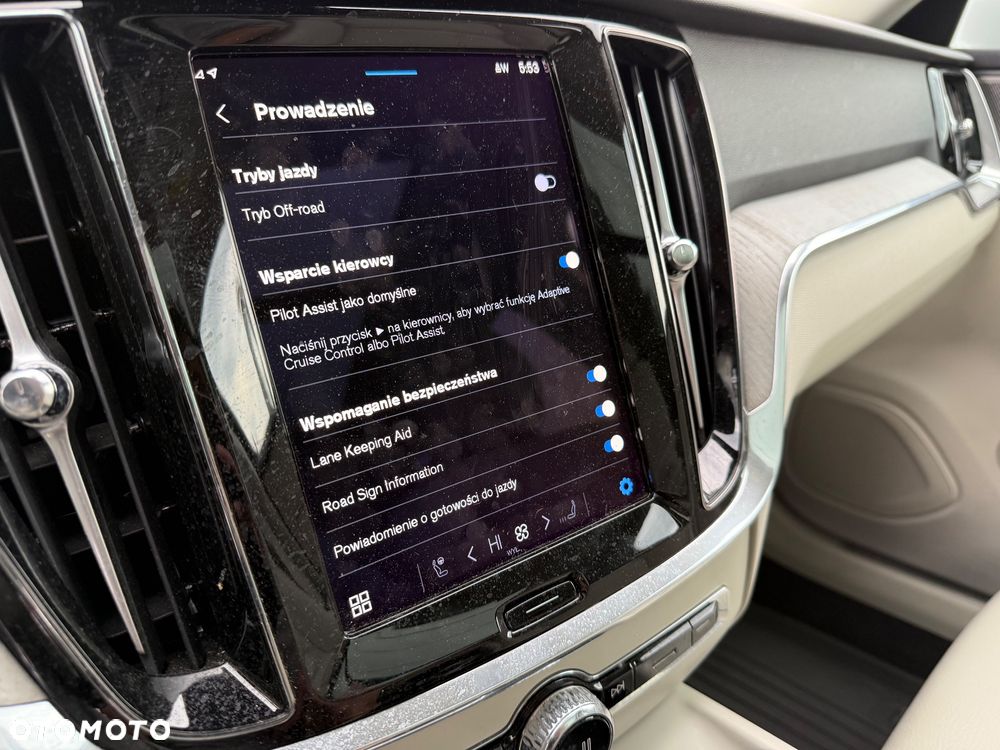 Volvo V60 B5 B AWD Plus Dark - 29
