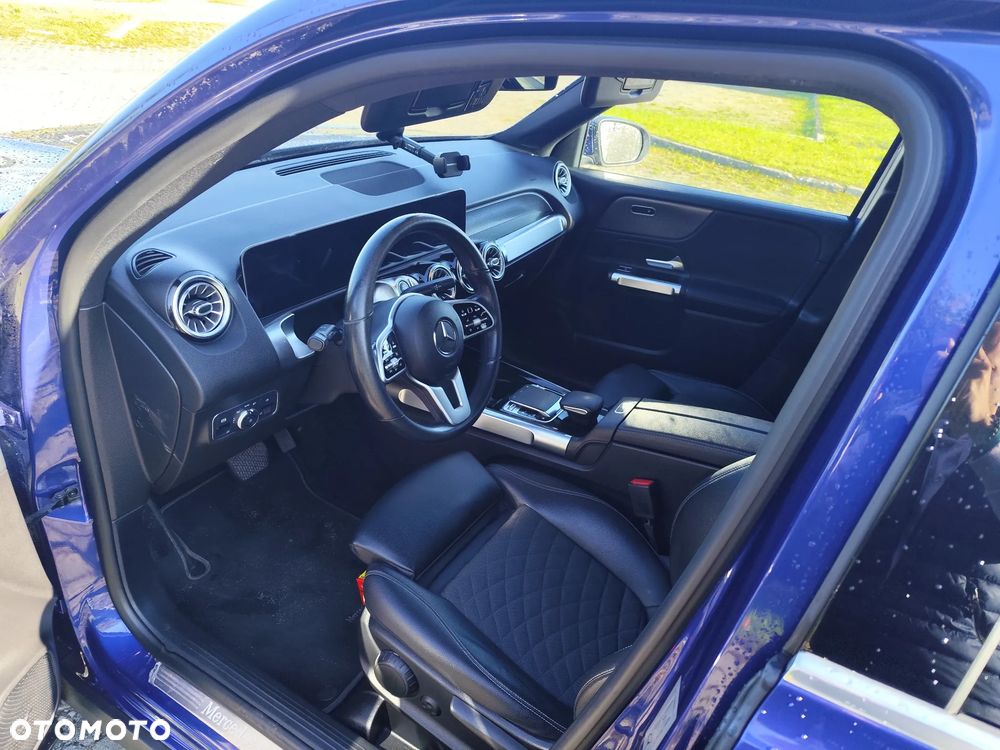 Mercedes-Benz GLB - 33