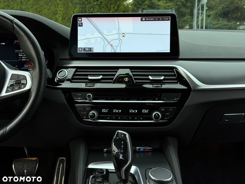 BMW Seria 5 530i M Sport Edition - 24