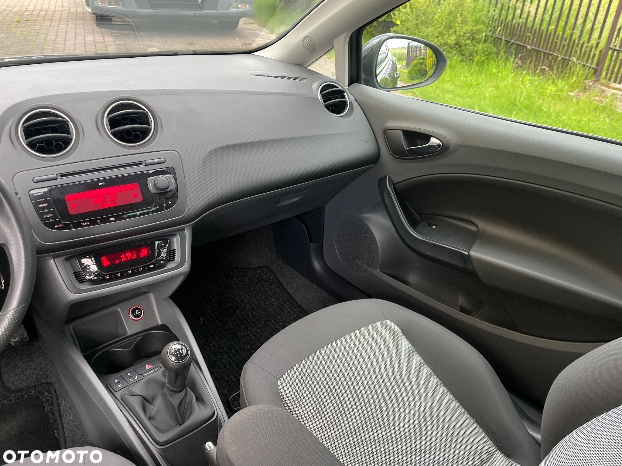 Seat Ibiza 1.6 16V Comfort Edition - 13