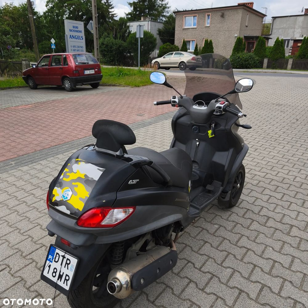 Piaggio MP-3 - 4