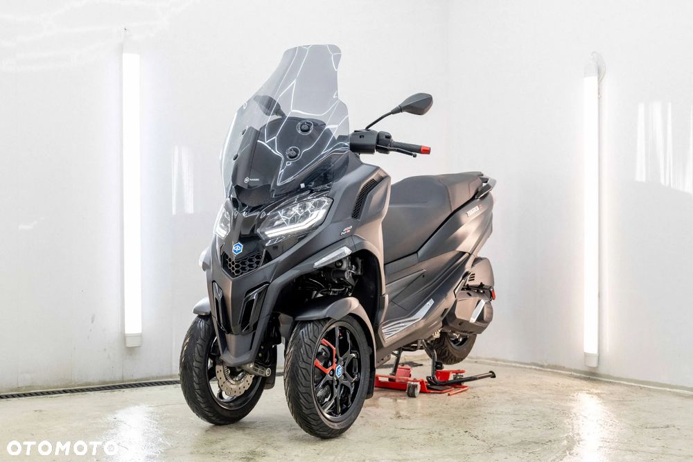 Piaggio MP-3 - 1