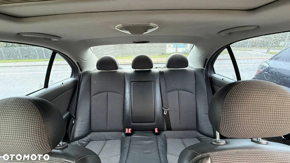 Mercedes-Benz Klasa E - 9