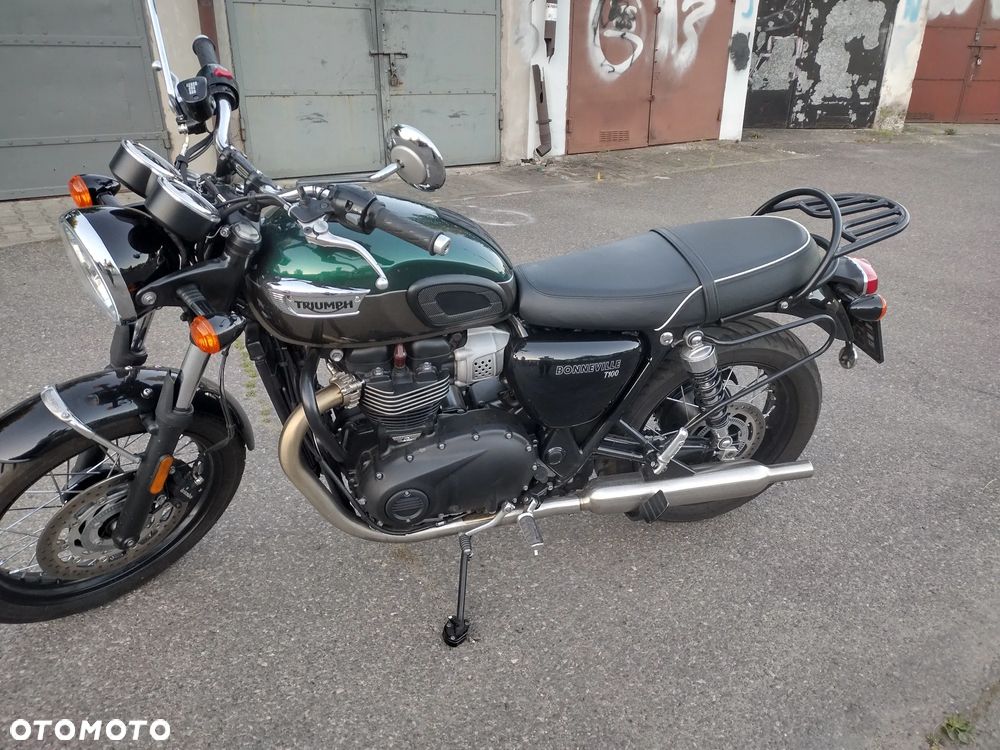Triumph Bonneville - 9