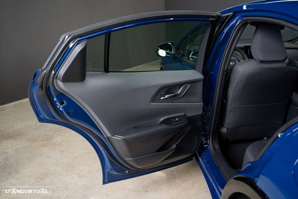Toyota Prius 2.0 Plug-in Luxury - 39