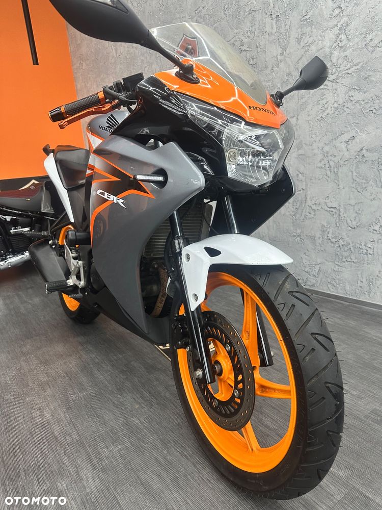 Honda CBR - 3