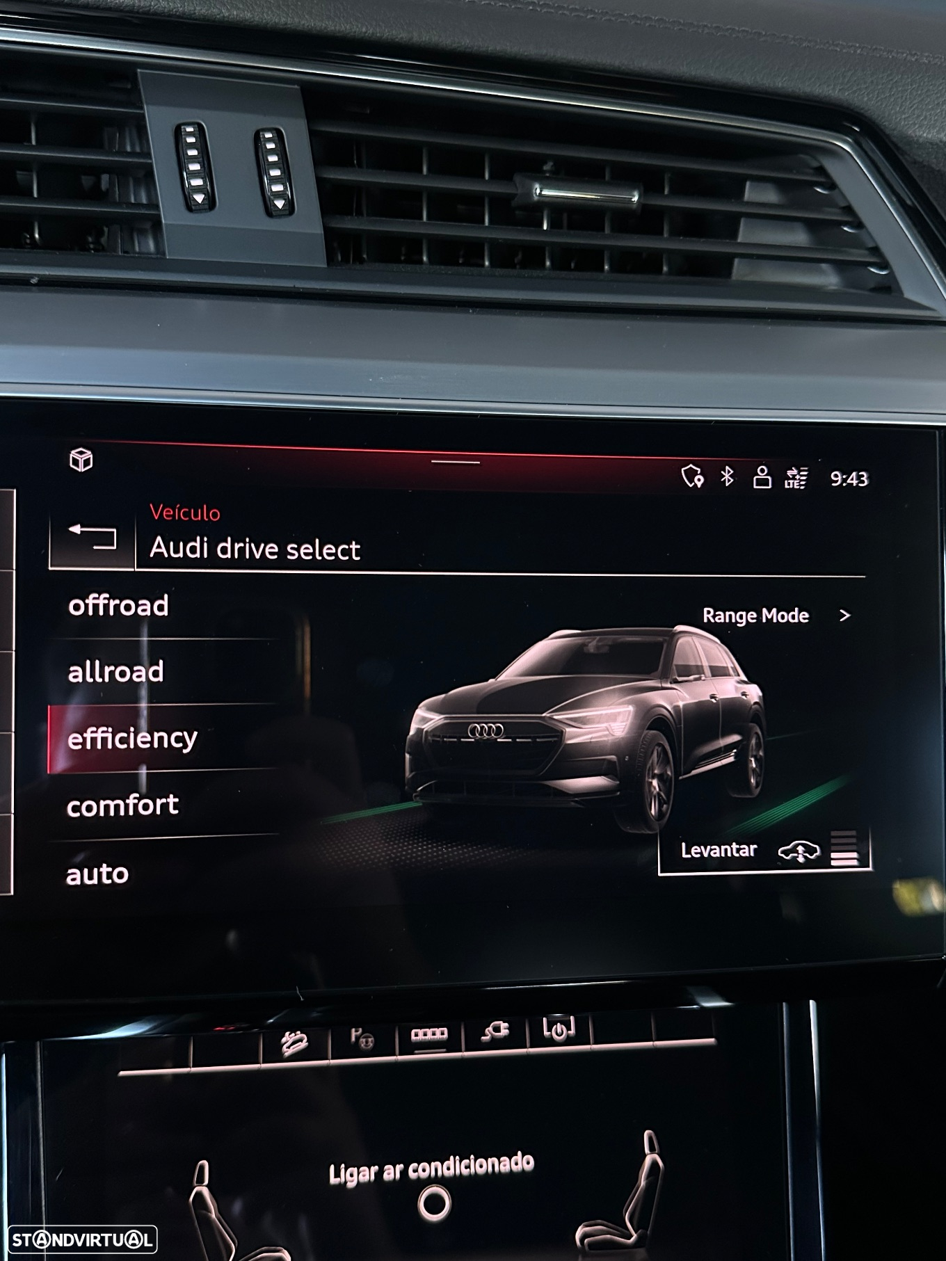 Audi Q8 e-Tron 50 quattro S line - 33