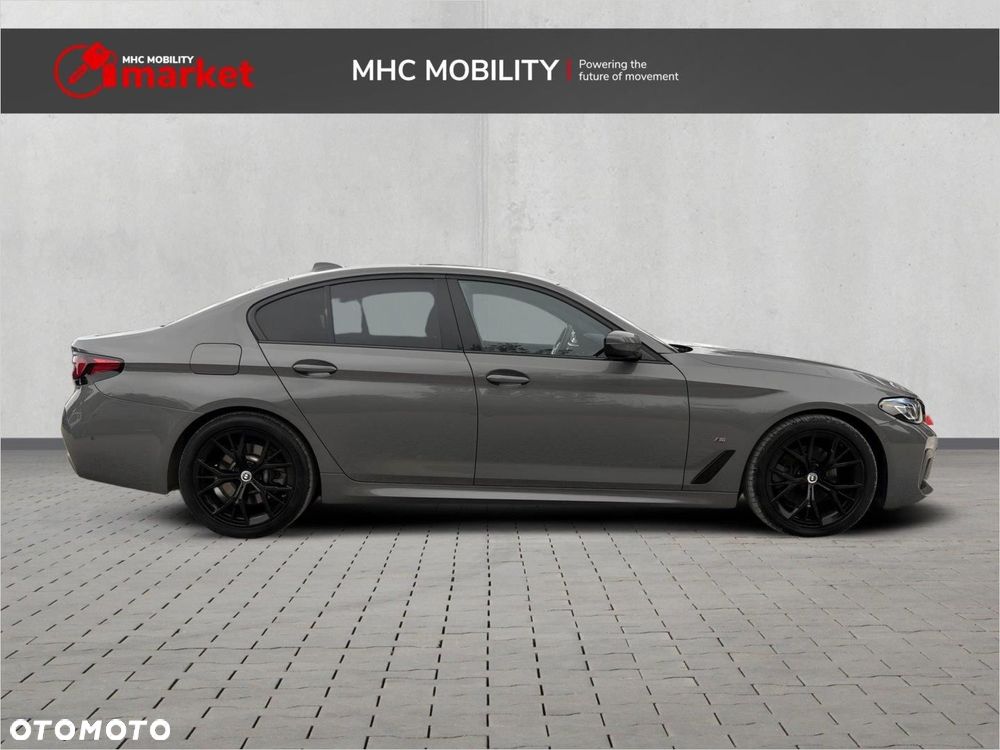 BMW Seria 5 520d xDrive MHEV M Sport sport - 7