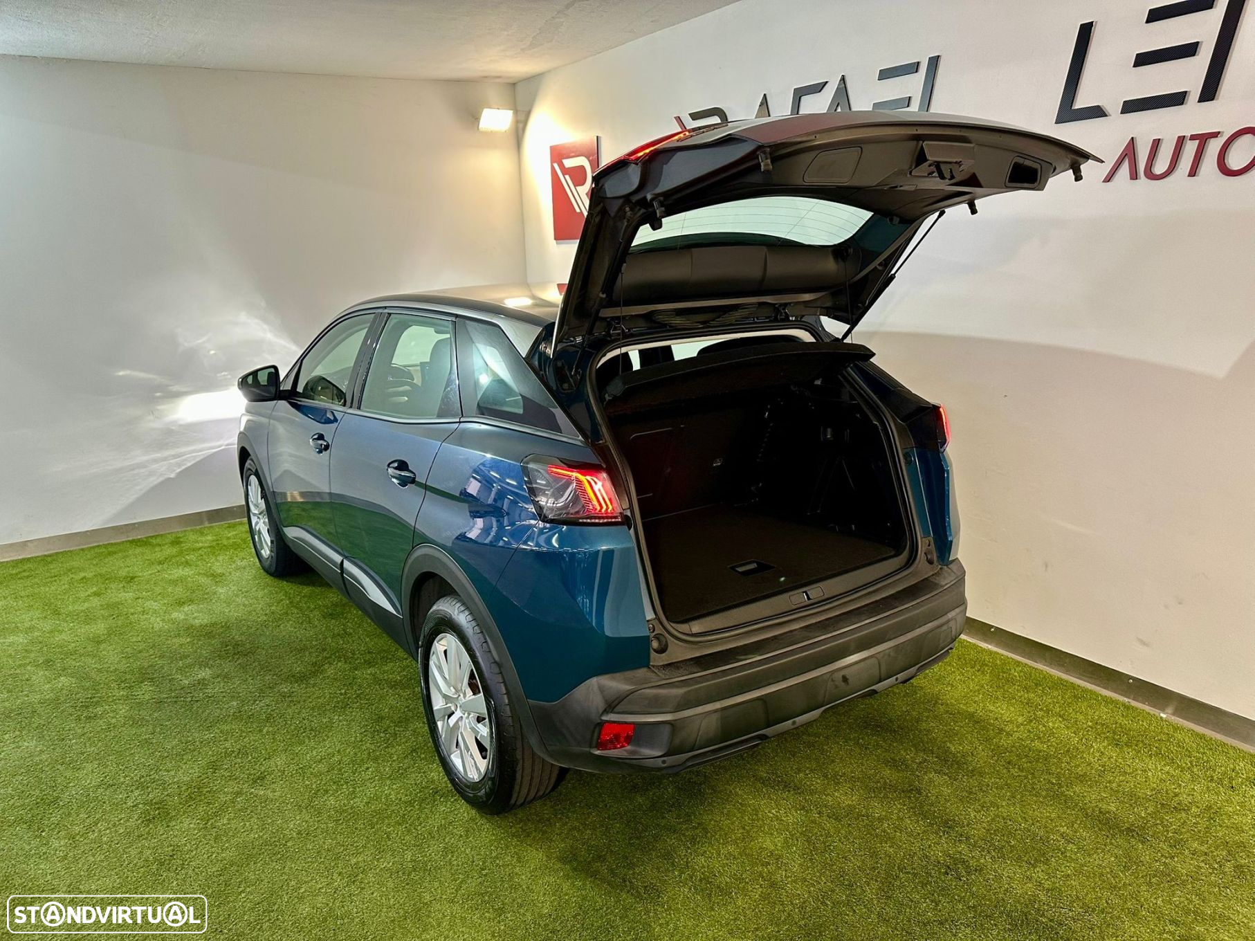 Peugeot 3008 1.5 BlueHDi Active Pack - 32