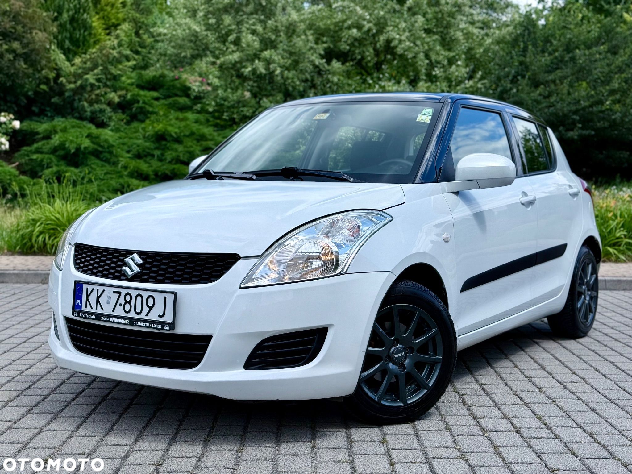 Suzuki Swift 1.2 Premium - 1