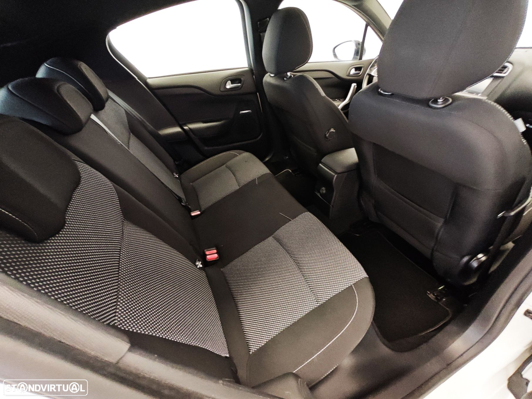 DS DS4 Crossback - 41