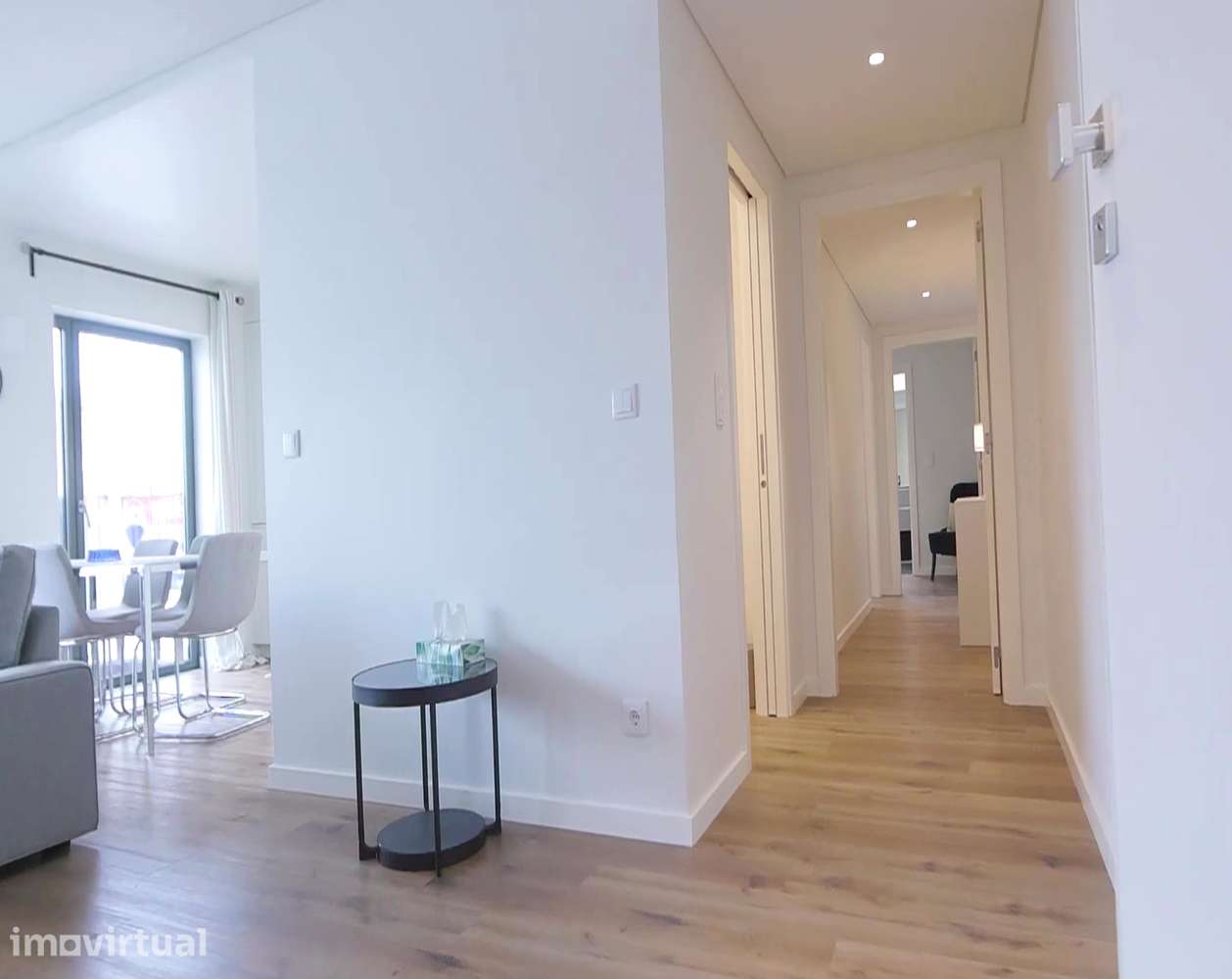 Apartamento T2 com garagem e varanda no Lumiar - Grande imagem: 4/23