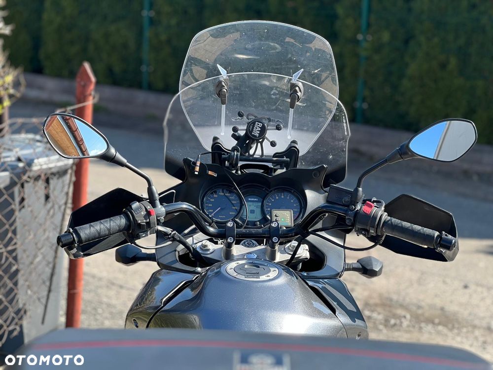 Suzuki V-STROM - 10