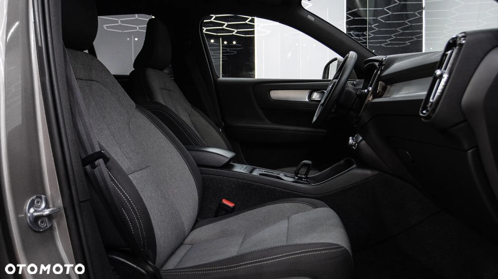 Volvo XC 40 T3 Momentum Pro - 18