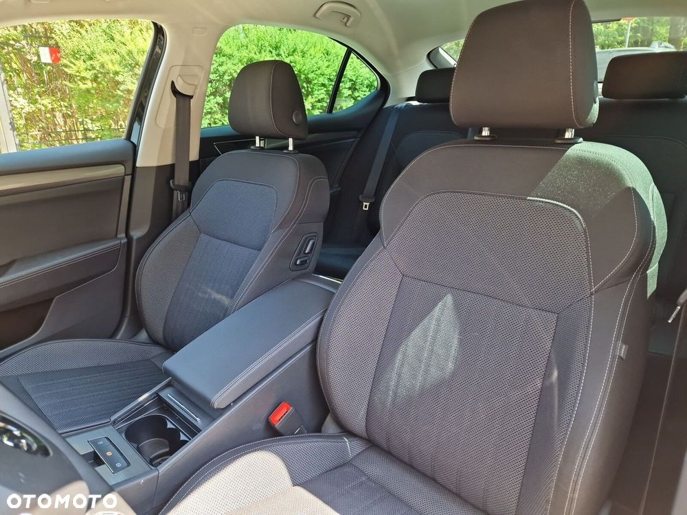 Skoda Superb 2.0 TSI Style DSG - 13