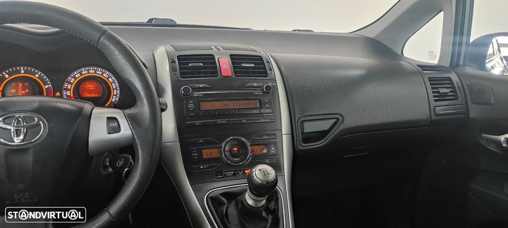 Toyota Auris 1.4 D-4D Sol - 27