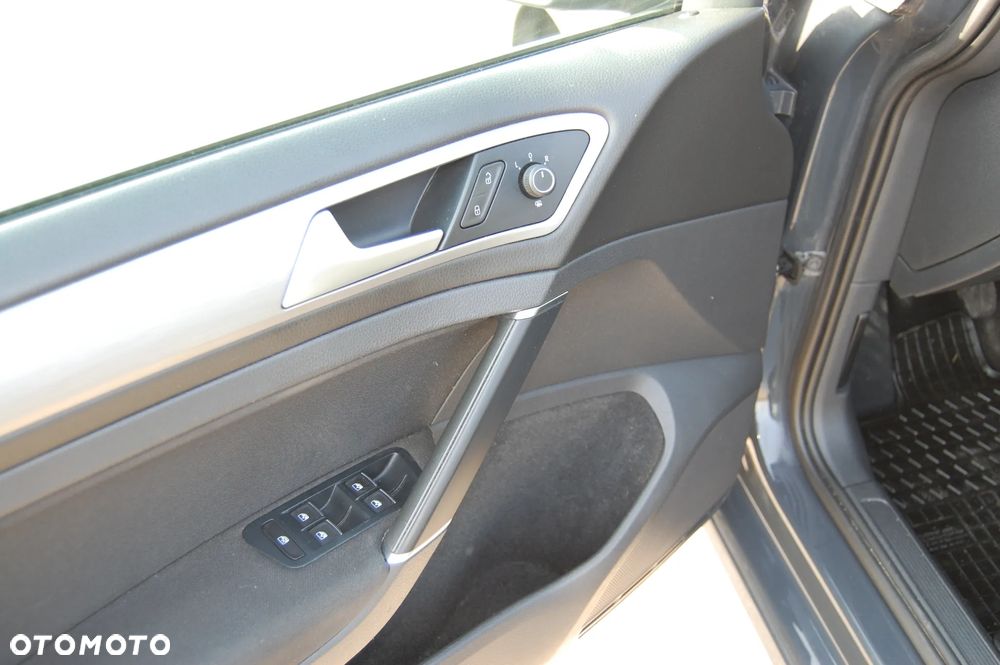 Volkswagen Golf 1.6 TDI BMT Comfortline - 14