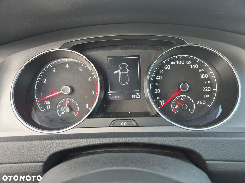 Volkswagen Golf - 10